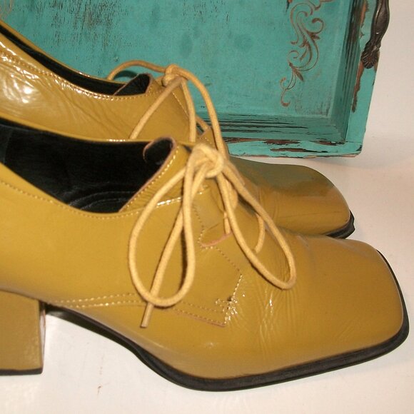 Intentionally Blank L.A. Mustard-Patent Square Toe Lace Up Block Heel Pumps FAB! - Picture 2 of 11